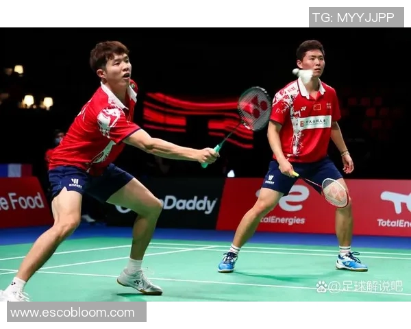 深入分析上海羽毛球队整体压制打法的战术特点与应用效果