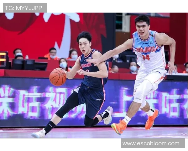 南京足球队快攻战术揭秘：如何在瞬息万变中掌控比赛节奏与胜利